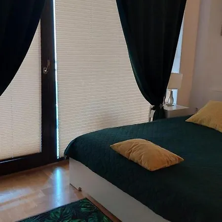 Suzanna Arkadia Apartment