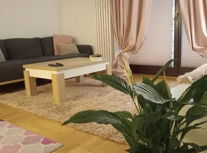 Suzanna Arkadia Apartman Varsó